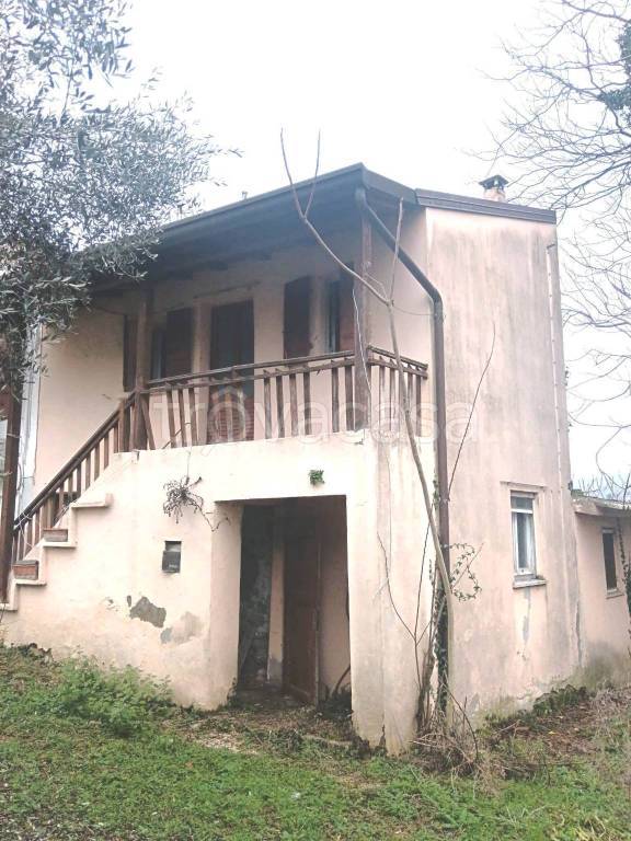 casa indipendente in vendita a Gemmano in zona Onferno