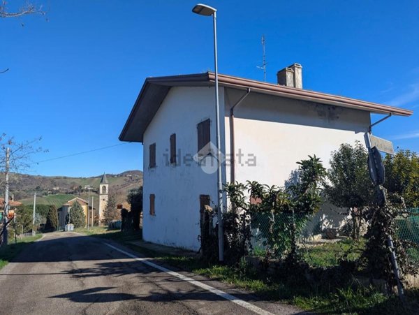 casa indipendente in vendita a Gemmano in zona Onferno