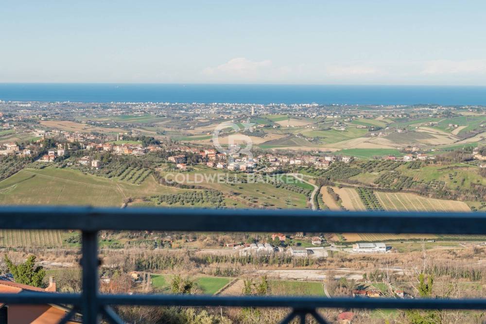 casa indipendente in vendita a Gemmano in zona Villa.