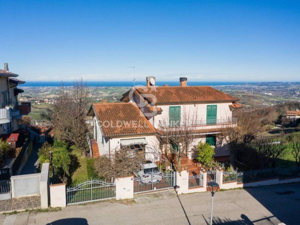 casa indipendente in vendita a Gemmano in zona Villa.