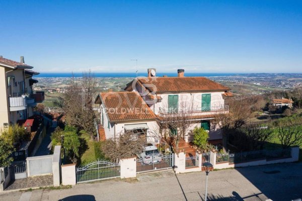 casa indipendente in vendita a Gemmano in zona Villa.