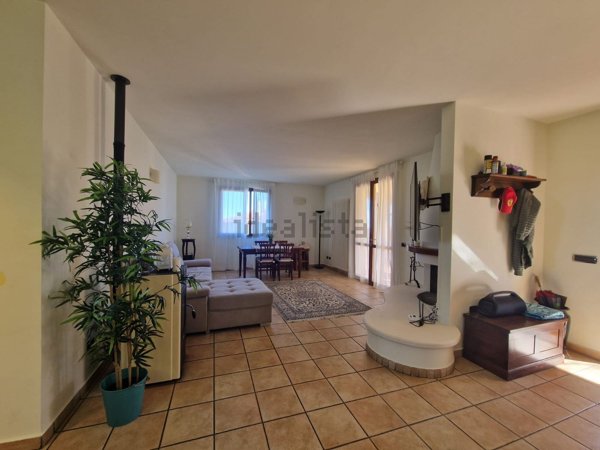 casa indipendente in vendita a Gemmano in zona Villa.