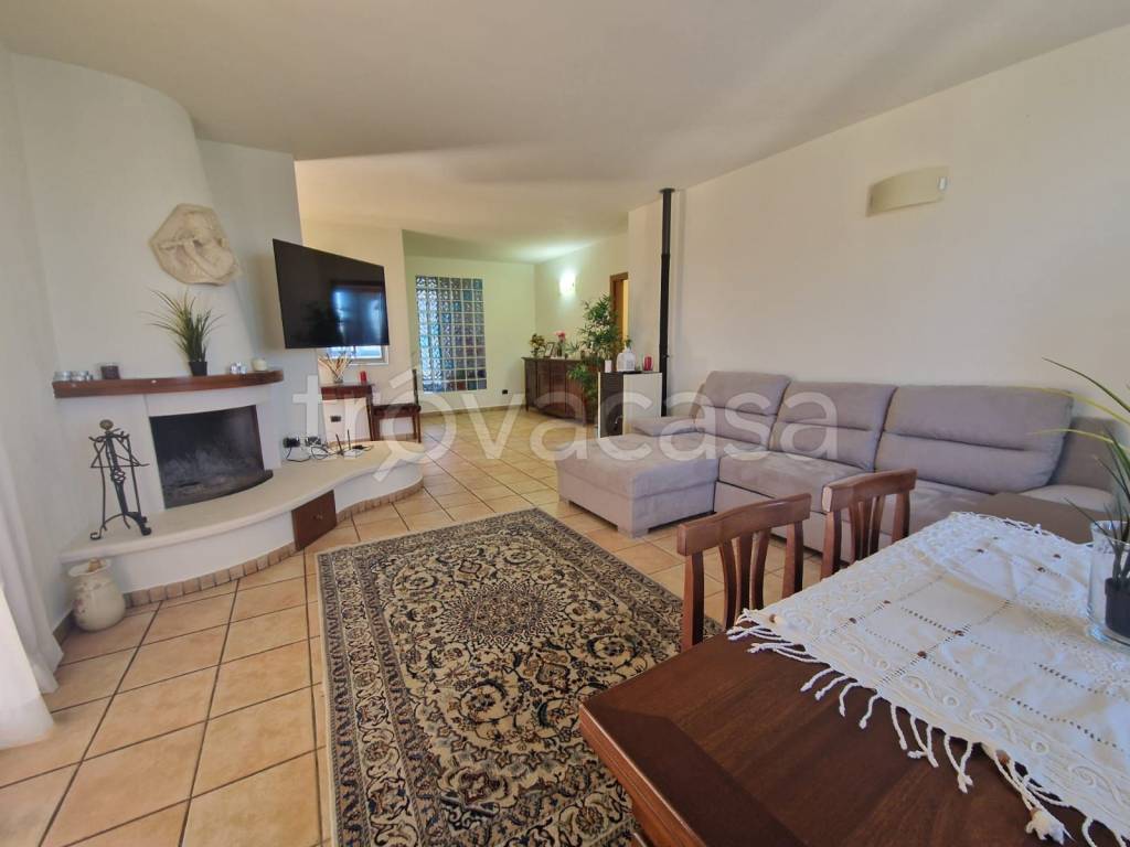 casa indipendente in vendita a Gemmano in zona Villa.