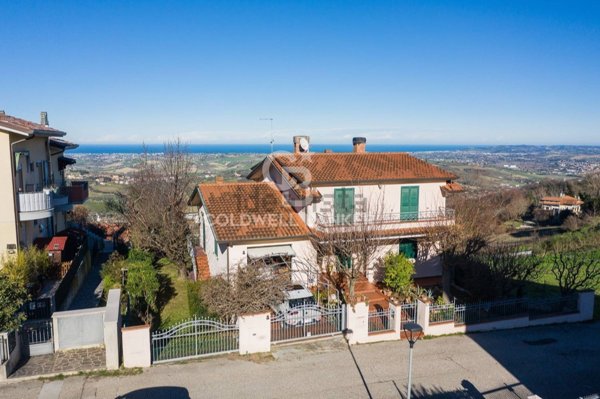 casa indipendente in vendita a Gemmano in zona Villa.
