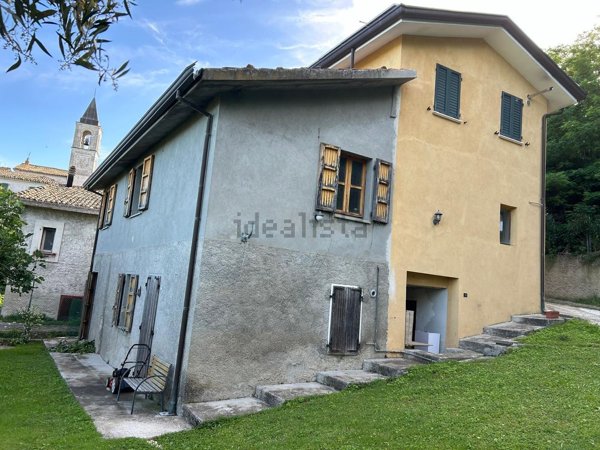 appartamento in vendita a Gemmano in zona Marazzano