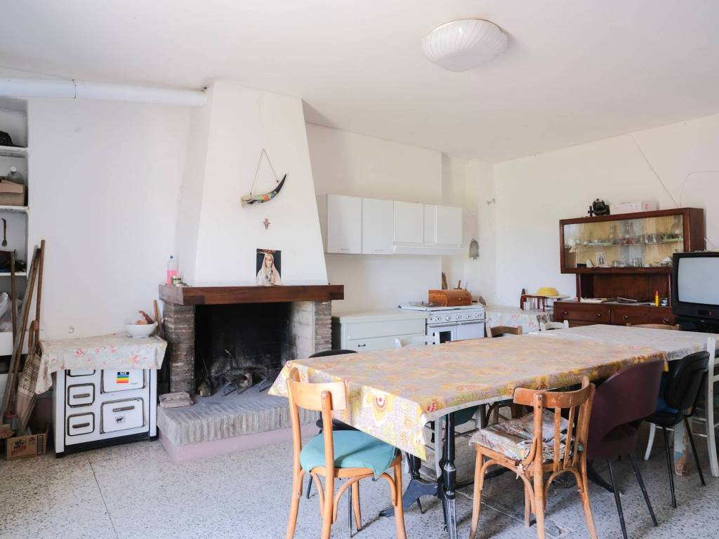 casa indipendente in vendita a Gemmano in zona Onferno