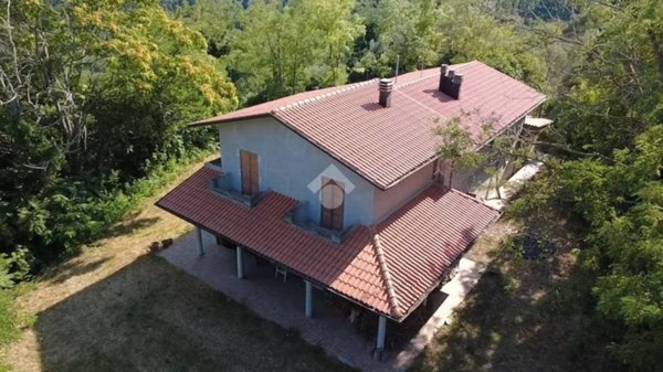 casa indipendente in vendita a Gemmano in zona Villa.