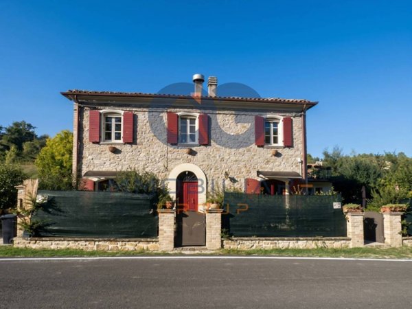 casa indipendente in vendita a Gemmano