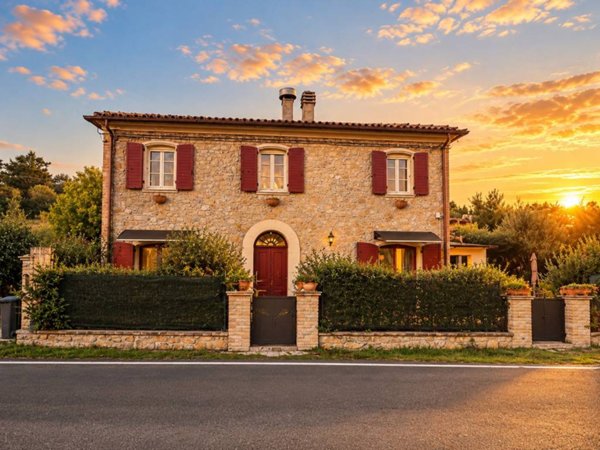casa indipendente in vendita a Gemmano