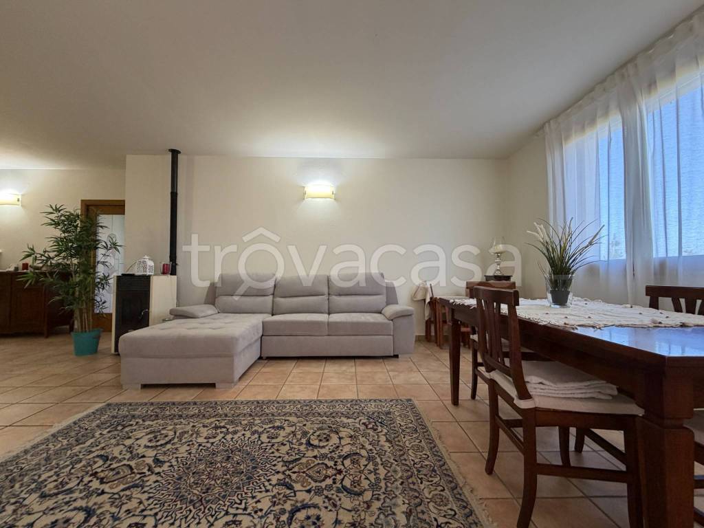 casa indipendente in vendita a Gemmano in zona Villa.