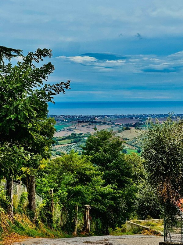 casa indipendente in vendita a Gemmano in zona Villa.