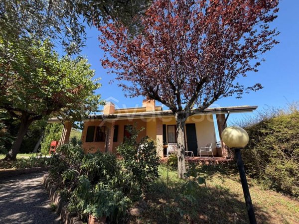 casa indipendente in vendita a Gemmano in zona Villa.