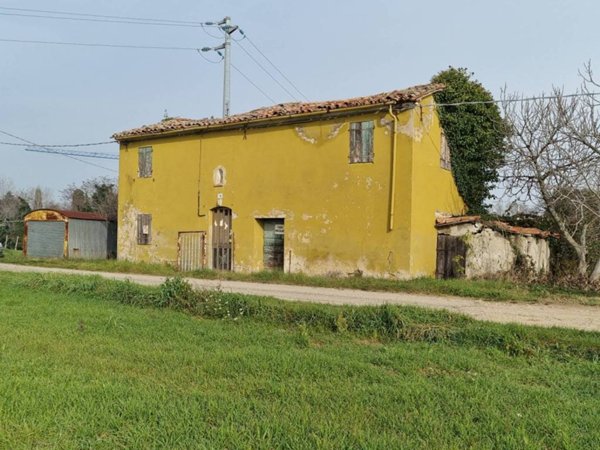 casa indipendente in vendita a Misano Adriatico in zona Cella