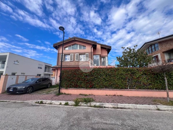 appartamento in vendita a Misano Adriatico in zona Cella