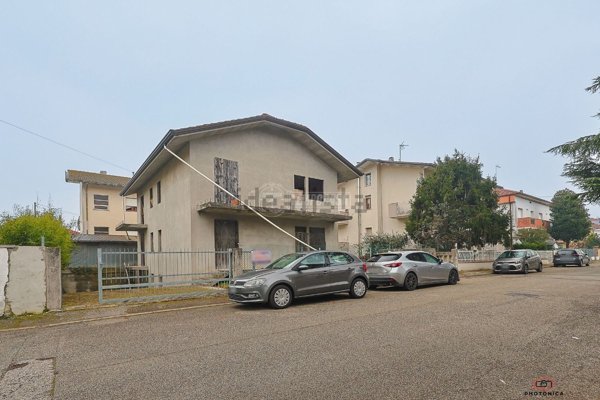 casa indipendente in vendita a Misano Adriatico