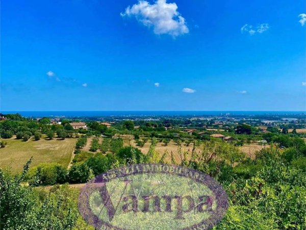 casa indipendente in vendita a Misano Adriatico in zona Misano Monte