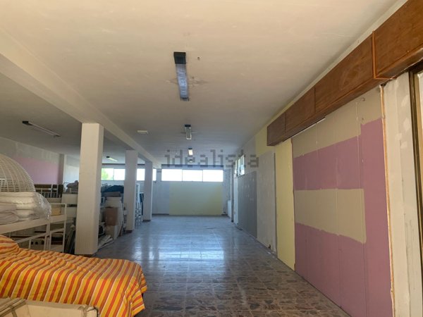 negozio in vendita a Misano Adriatico in zona Misano Monte