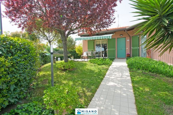 casa indipendente in vendita a Misano Adriatico in zona Belvedere