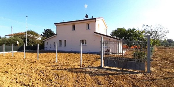 casa indipendente in vendita a Misano Adriatico in zona Cella