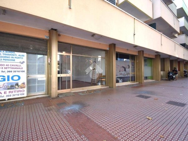 negozio in vendita a Misano Adriatico