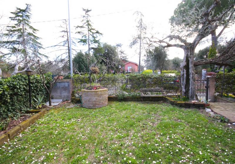 casa indipendente in vendita a Misano Adriatico in zona Misano Monte