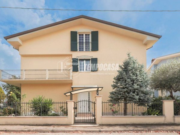 casa indipendente in vendita a Misano Adriatico in zona Villaggio Argentina