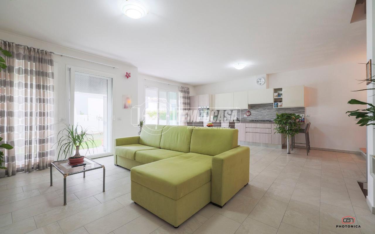 casa indipendente in vendita a Misano Adriatico in zona Belvedere