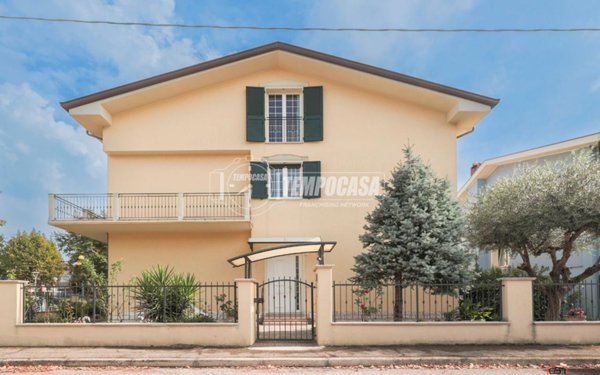 casa indipendente in vendita a Misano Adriatico in zona Villaggio Argentina