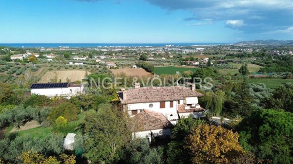 casa indipendente in vendita a Misano Adriatico in zona Misano Monte