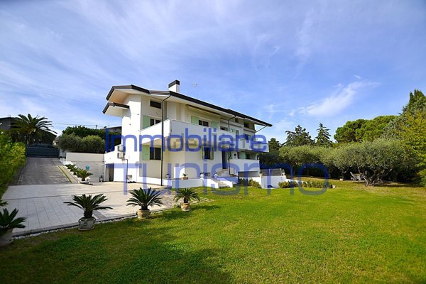 casa indipendente in vendita a Misano Adriatico in zona Misano Monte