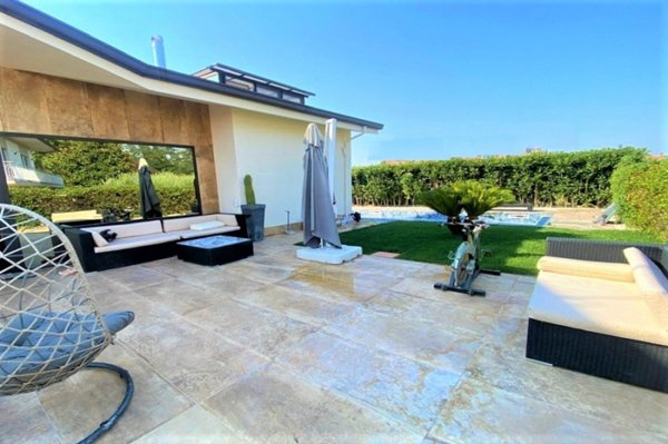 casa indipendente in vendita a Misano Adriatico in zona Santa Monica