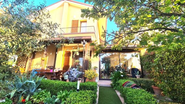 casa indipendente in vendita a Misano Adriatico in zona Misano Monte