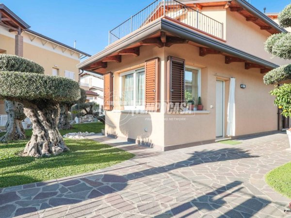 casa indipendente in vendita a Misano Adriatico in zona Santa Monica