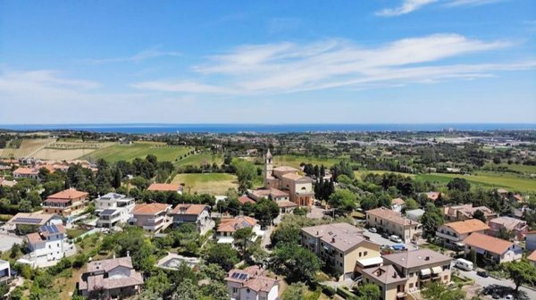 ufficio in vendita a Misano Adriatico in zona Misano Monte