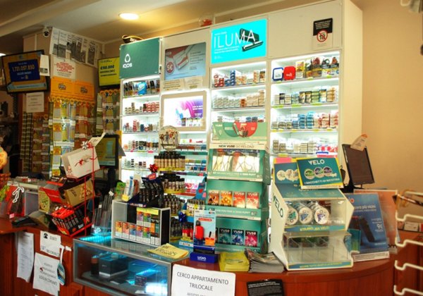 negozio in vendita a Misano Adriatico in zona Santa Monica