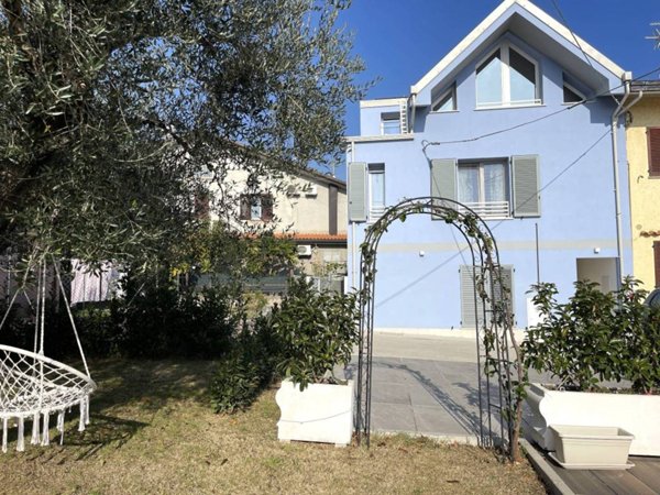casa indipendente in vendita a Misano Adriatico in zona Misano Monte