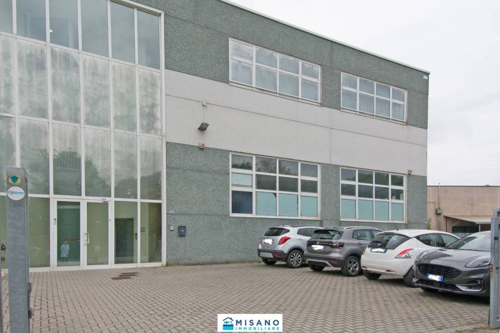 locale commerciale in vendita a Misano Adriatico