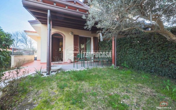 casa indipendente in vendita a Misano Adriatico in zona Misano Monte