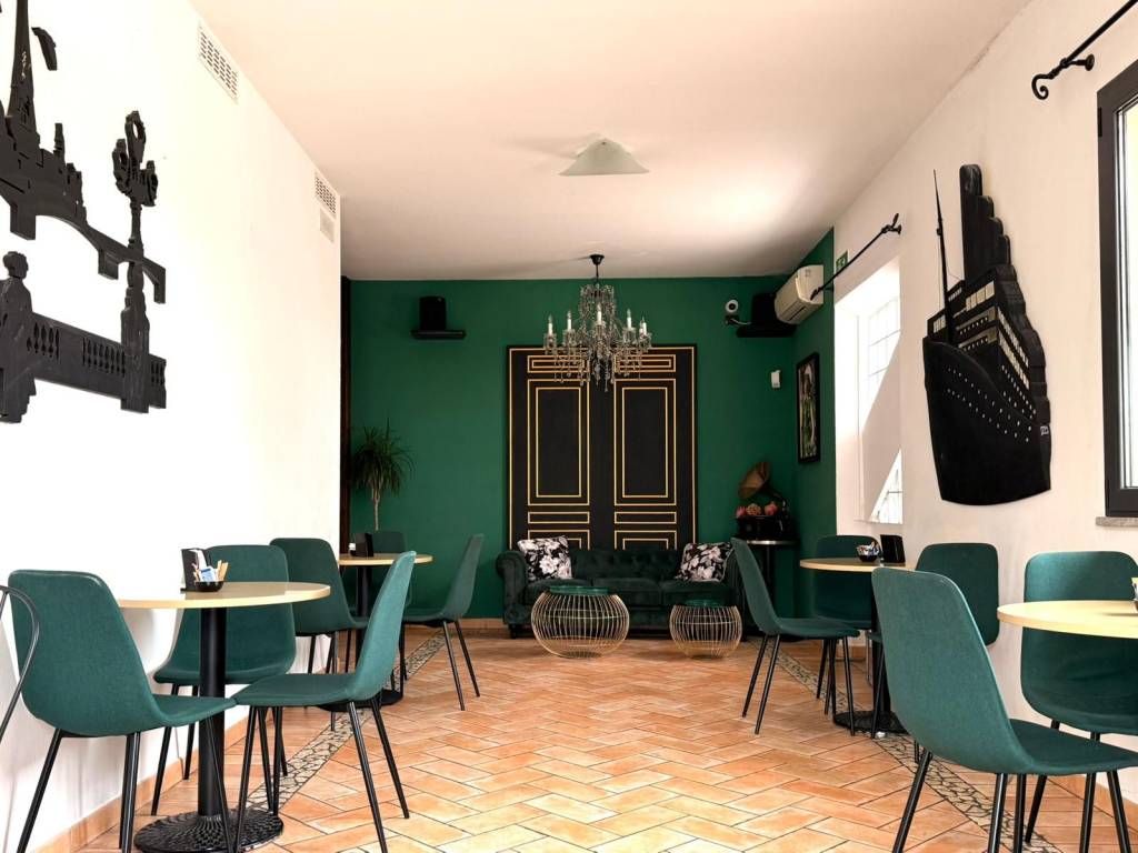 negozio in vendita a Misano Adriatico in zona Misano Monte