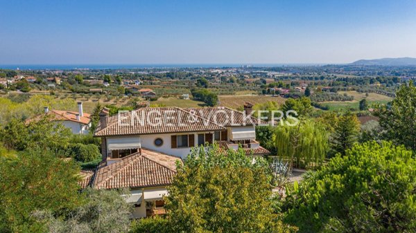 casa indipendente in vendita a Misano Adriatico in zona Misano Monte