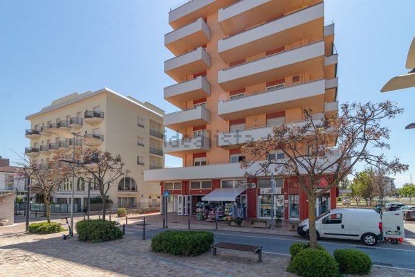 locale commerciale in vendita a Misano Adriatico