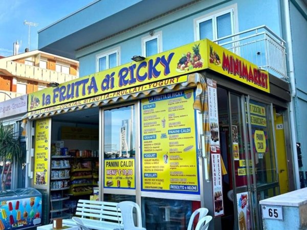 negozio in vendita a Misano Adriatico