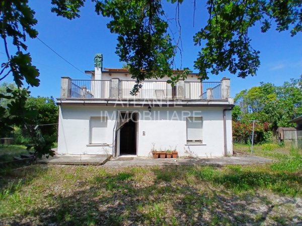 casa indipendente in vendita a Misano Adriatico in zona Misano Monte