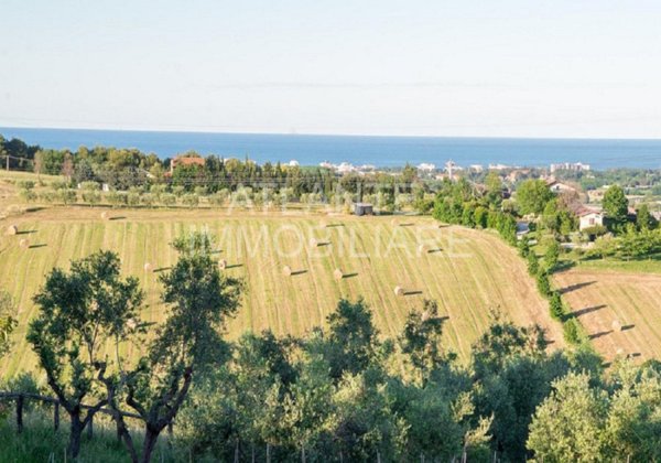 casa indipendente in vendita a Misano Adriatico in zona Misano Monte