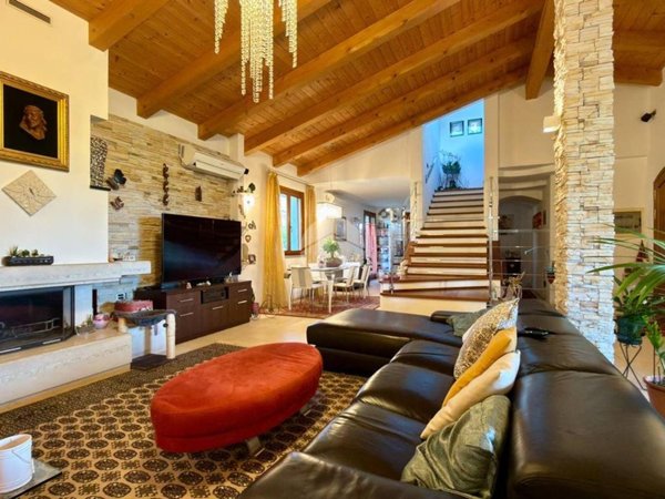 casa indipendente in vendita a Misano Adriatico in zona Casette