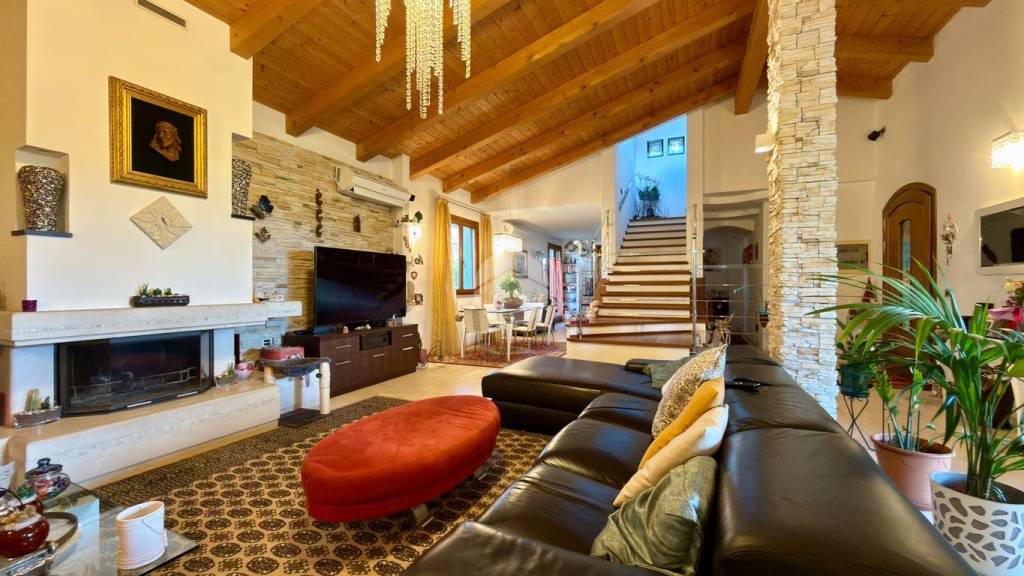casa indipendente in vendita a Misano Adriatico in zona Casette