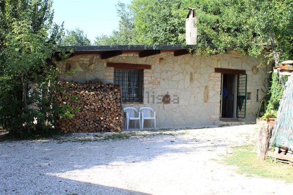 locale di sgombero in vendita a Mondaino