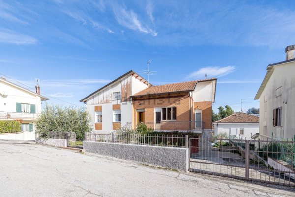 casa indipendente in vendita a Mondaino