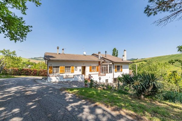casa indipendente in vendita a Mondaino