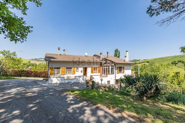 casa indipendente in vendita a Mondaino